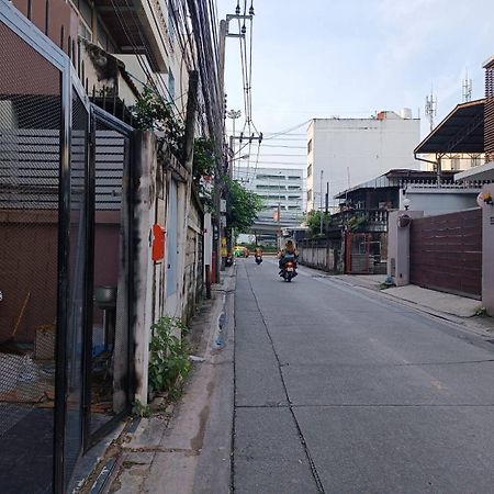 Oyo 75416 Rama3 Sunrise Hostel بانكوك المظهر الخارجي الصورة